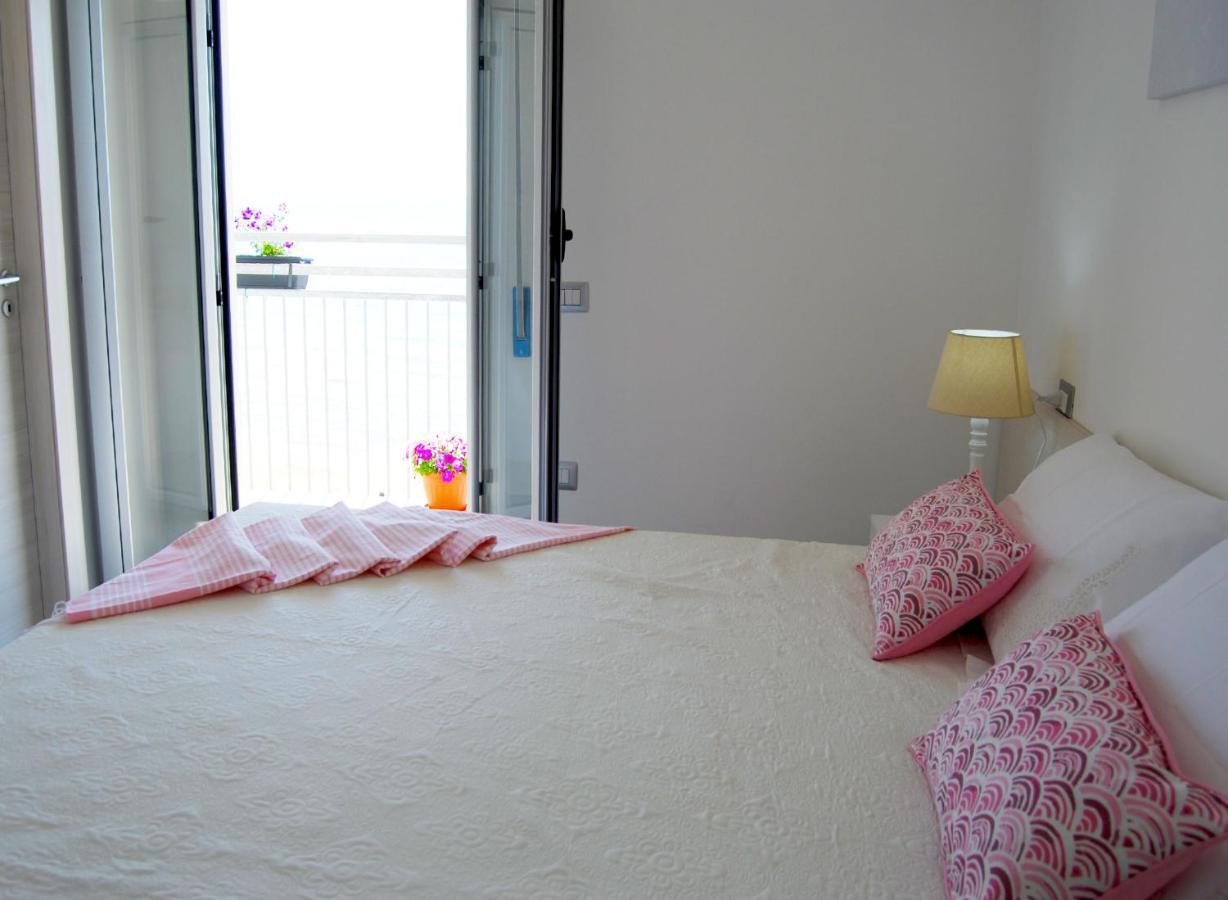B&B Capo Rizzuto Fronte Mare 외부 사진