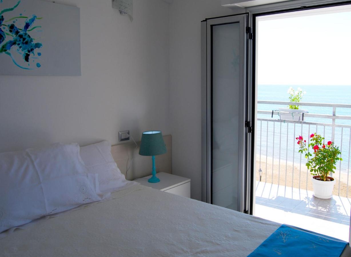 B&B Capo Rizzuto Fronte Mare 외부 사진