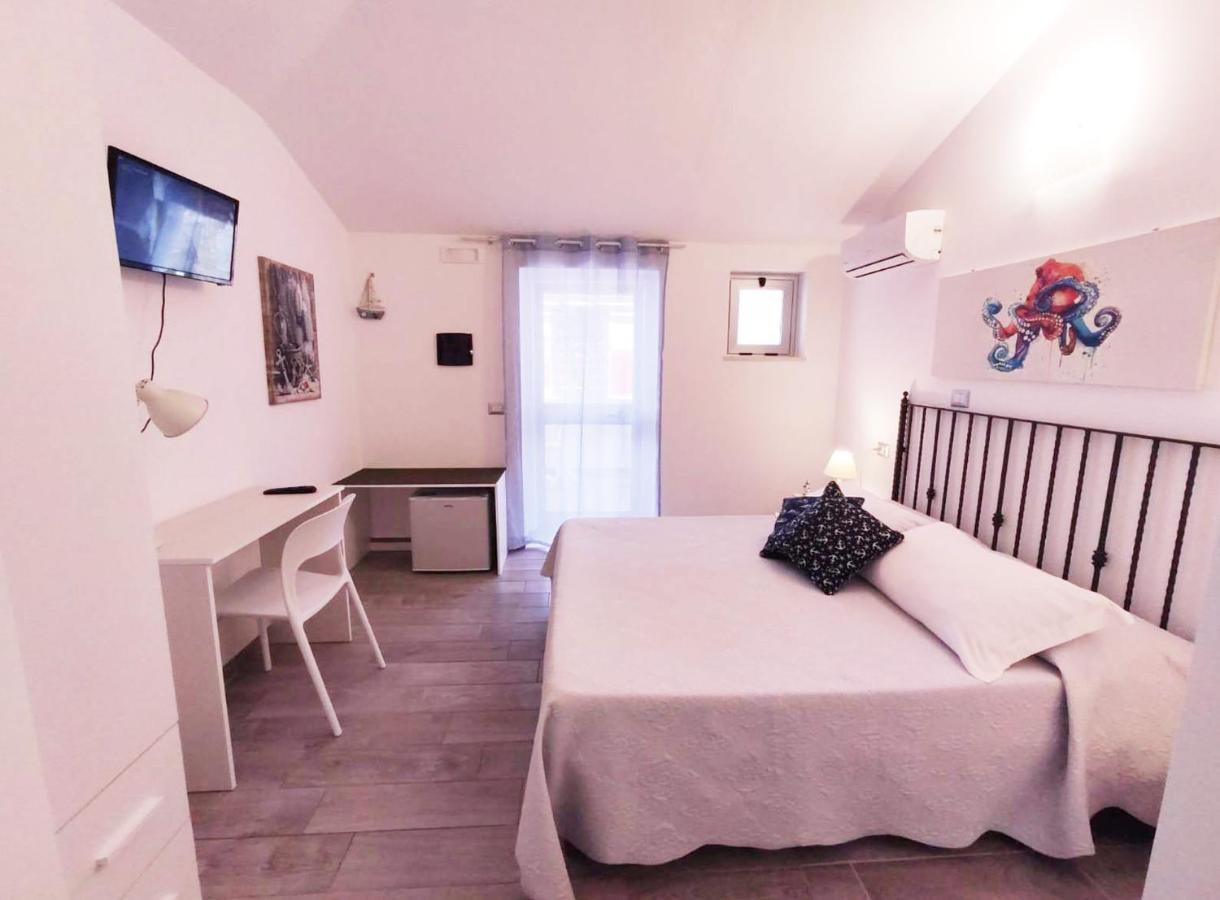 B&B Capo Rizzuto Fronte Mare 외부 사진