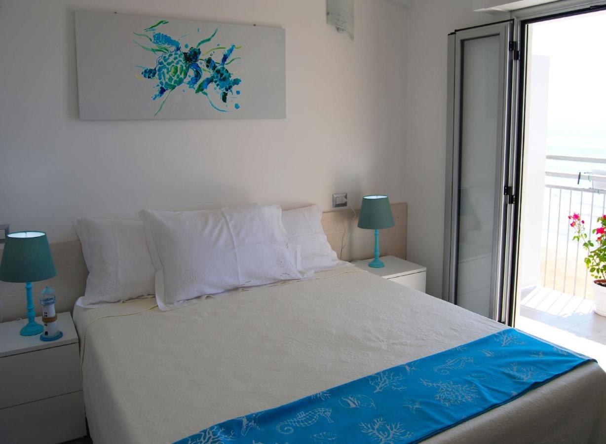 B&B Capo Rizzuto Fronte Mare 외부 사진